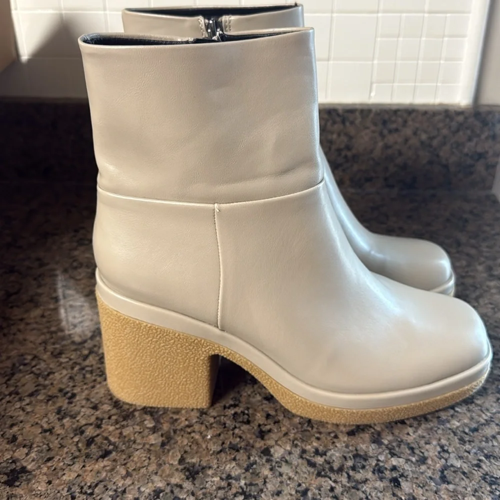 NWT Amazon Essentials Women's Cream Ankle Platform Booties Size 10 - Picture 4 of 6